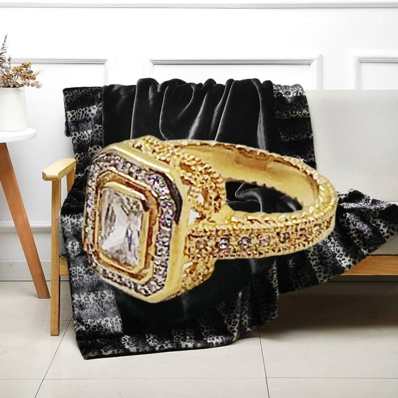 Gorgeous Gold Plated Unisex CZ Ring - Picture 5 of 5